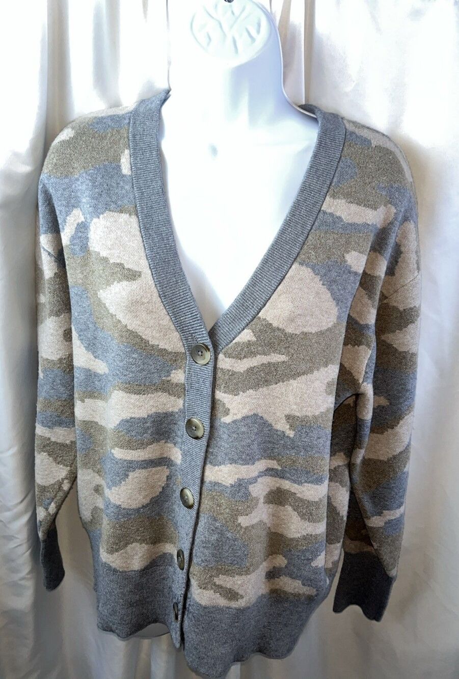 Christian Siriano New York Women’s Oversized Camouflage Knit Cardigan Sweater M